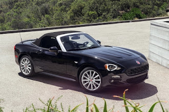 Fiat apresenta nova geração do conversível 124 Spider em Los Angeles